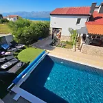 Izziy By The With A Sea View And Heated Pool Vila