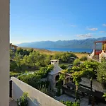 Izziy By The With A Sea View And Heated Pool Vila Razanac