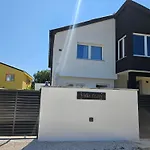 Vila Izziy By The With A Sea View And Heated Pool Razanac