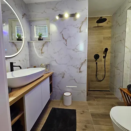 Izziy -zadar, By The With A Sea View And Heated Pool * Ražanac