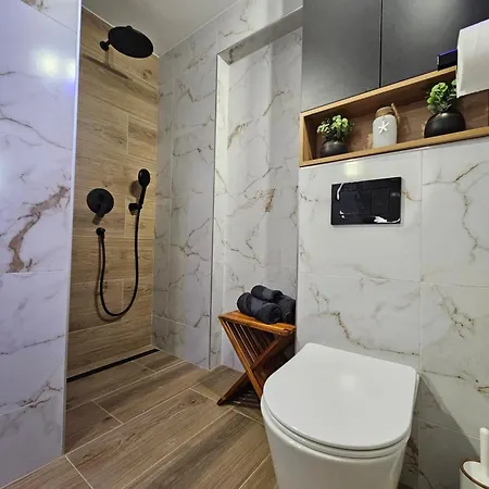 Izziy -zadar, By The With A Sea View And Heated Pool *