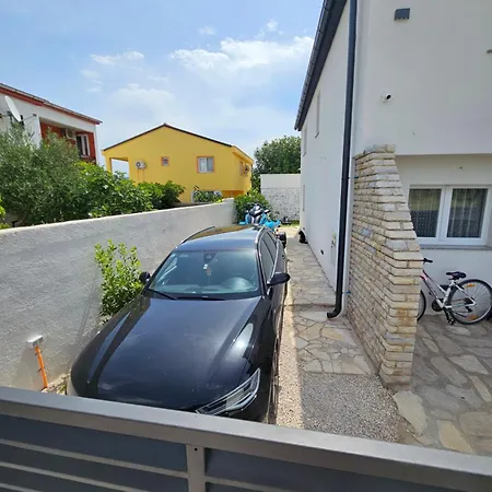 Willa Izziy -zadar, By The With A Sea View And Heated Pool