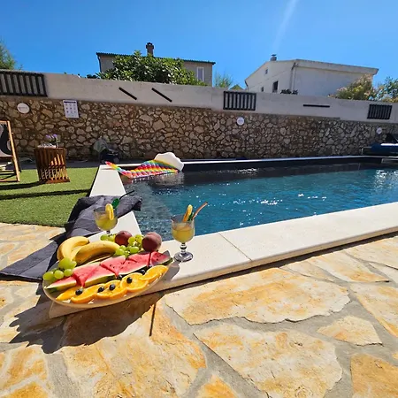 Willa Izziy -zadar, By The With A Sea View And Heated Pool *
