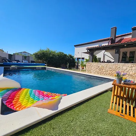 Izziy -zadar, By The With A Sea View And Heated Pool *