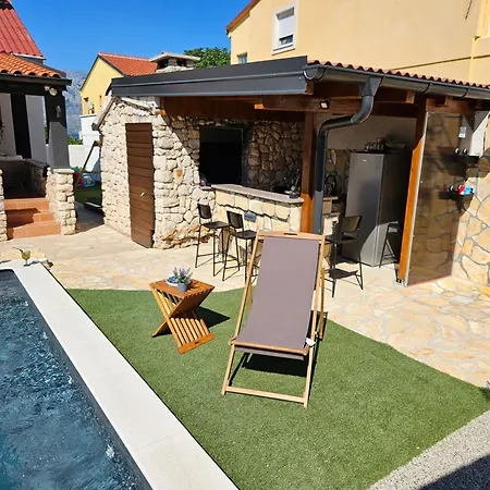 Izziy -zadar, By The With A Sea View And Heated Pool Ražanac