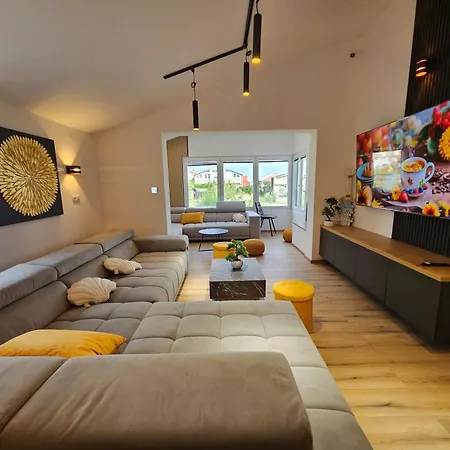 Willa Izziy -zadar, By The With A Sea View And Heated Pool *