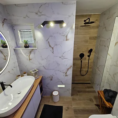 Izziy -zadar, By The With A Sea View And Heated Pool Ražanac