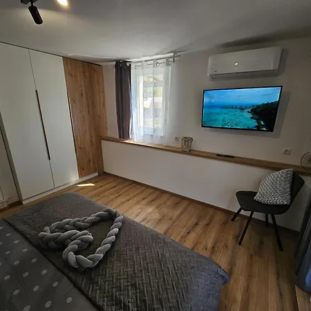 Izziy -zadar, By The With A Sea View And Heated Pool *