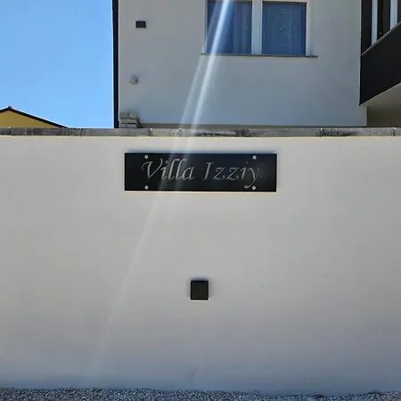 Izziy -zadar, By The With A Sea View And Heated Pool