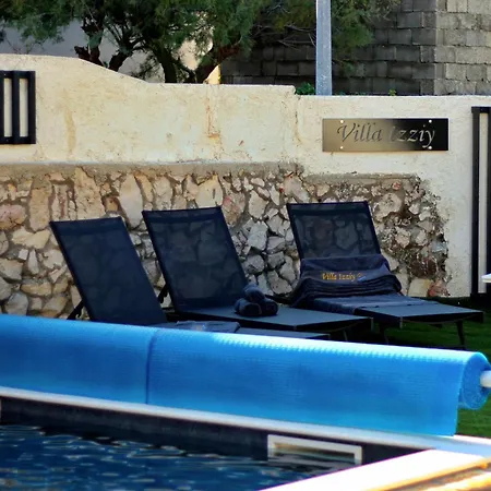 Villa Izziy Razanac -Zadar, 70 Meters By Beach With A Sea View And Heated Pool Villa *