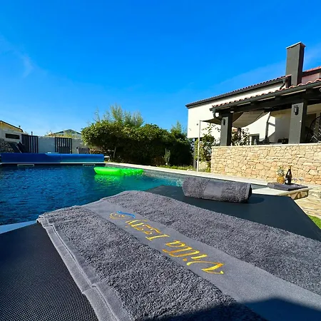 Villa Villa Izziy Razanac -Zadar, 70 Meters By Beach With A Sea View And Heated Pool Ražanac