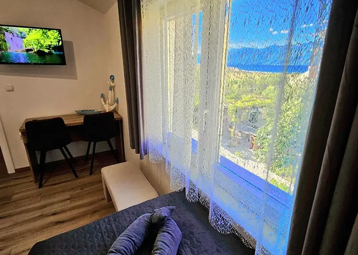 Izziy By The With A Sea View And Heated Pool Ražanac