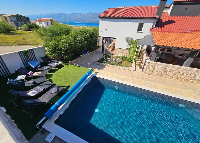 Izziy By The With A Sea View Villa
