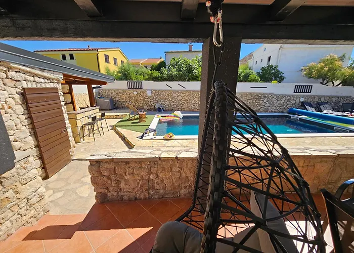 Izziy By The With A Sea View And Heated Pool * Ražanac