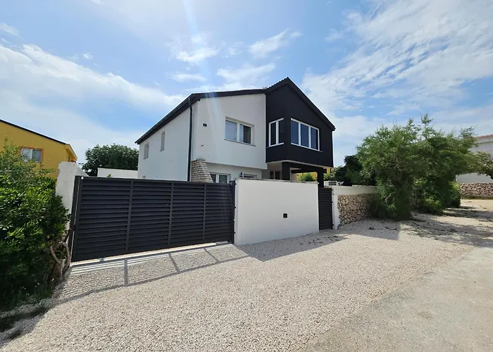 Izziy By The With A Sea View And Heated Pool Villa Ražanac