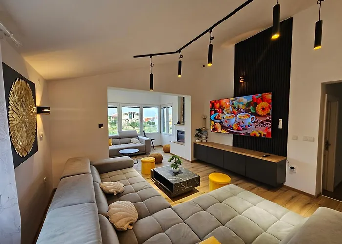 Izziy By The With A Sea View And Heated Pool Villa *