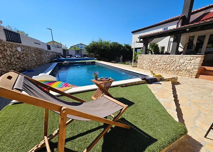 Izziy By The With A Sea View And Heated Pool