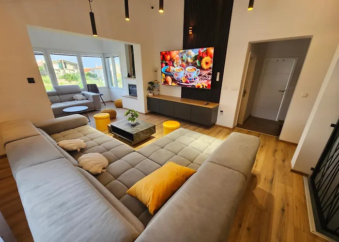 Izziy By The With A Sea View Villa Ražanac