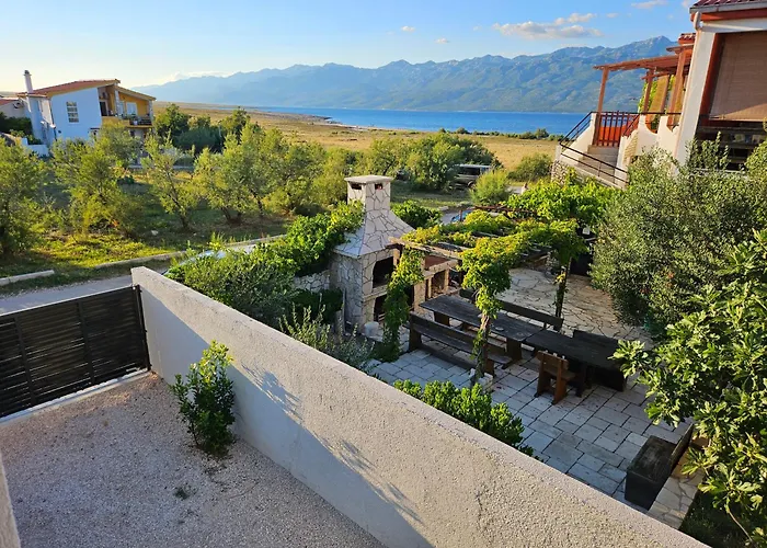 Izziy By The With A Sea View Ražanac