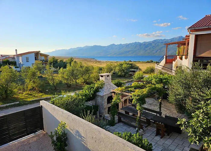 Izziy By The With A Sea View Villa