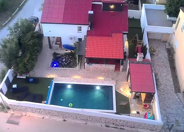 Izziy By The With A Sea View And Heated Pool